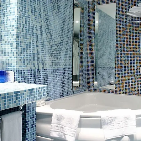Europa Plaza Hotell 3*