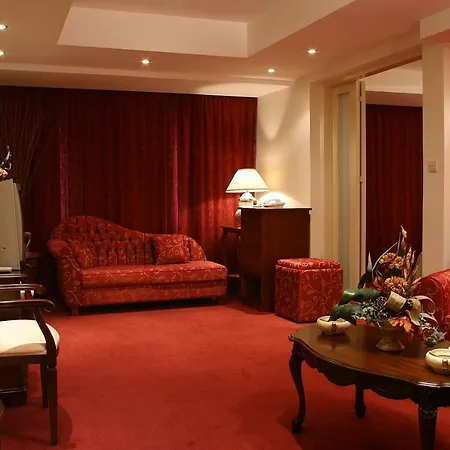Europa Plaza فندق