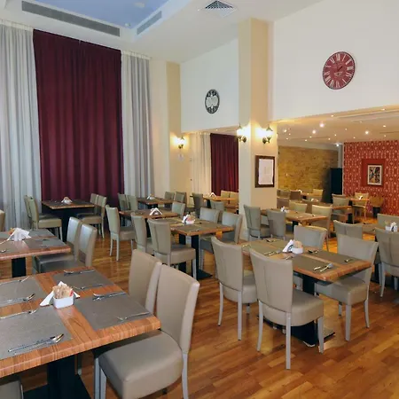 Europa Plaza 3*