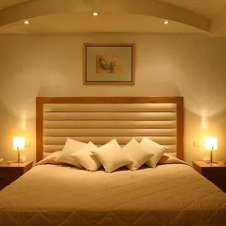 Europa Plaza 3* ニコシア