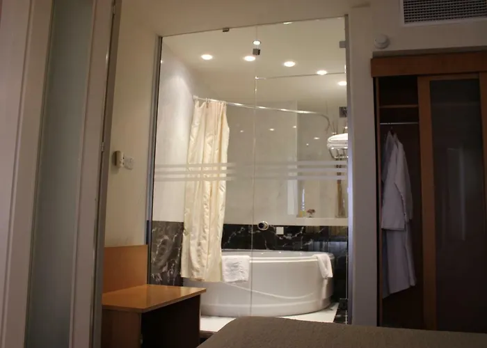 Hotel Europa Plaza 3*