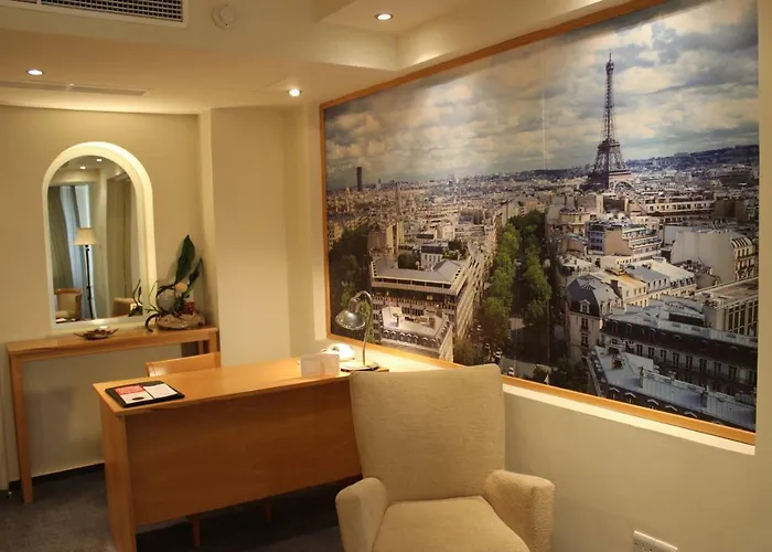 Europa Plaza Hotel 3*